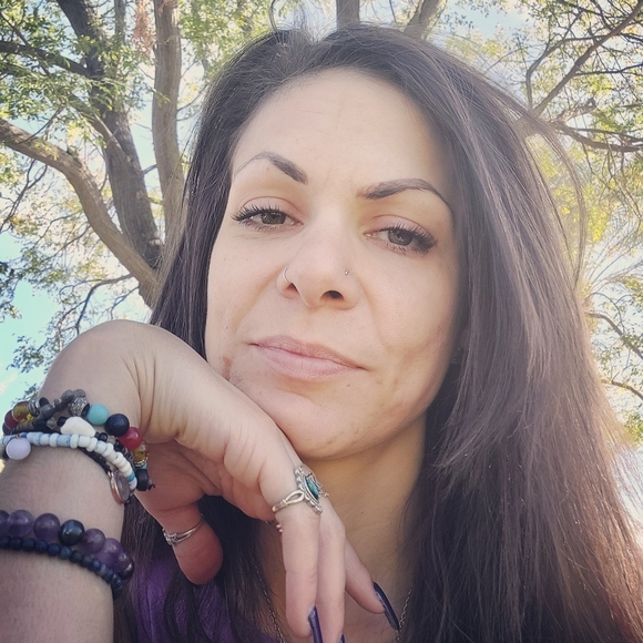 Meet your Posher, Jennifer - Picture 1 of 3